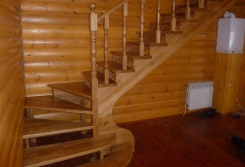 Деревянные лестницы в Подмосковье